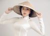 Dưới ống k&iacute;nh của Vũ Thanh T&ugrave;ng, Vũ Trần Bảo Nguy&ecirc;n khoe nụ cười tỏa nắng trong n&oacute;n l&aacute; Việt Nam