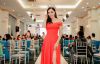 &Aacute; hậu Anh Nguyễn đốt mắt người đối diện với thời trang gợi cảm tr&ecirc;n thảm đỏ