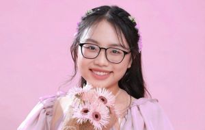 Phương Mỹ Chi xin lỗi sau khi quảng cáo &quot;kẹo trắng da&quot; bị chỉ trích