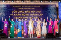 Si&ecirc;u mẫu My L&ecirc;, L&ecirc; Sim, Huỳnh Nhi diện &Aacute;o d&agrave;i Việt H&ugrave;ng trong ng&agrave;y Thủ Đức l&ecirc;n th&agrave;nh phố