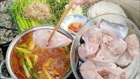 Nấu lẩu c&aacute; dứa măng tươi