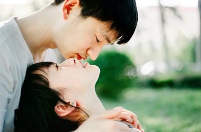Cảm giác thế nào khi hôn người bạn gái bị thối mồm?