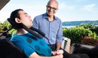 Con trai bị bại n&atilde;o bẩm sinh của CEO Microsoft qua đời
