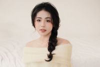 Hương Ly ch&iacute;nh thức trở th&agrave;nh nữ ca sĩ c&oacute; lượt view YouTube cao nhất Việt Nam