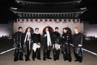 BTS khiến Gwanghwamun nghẹn ng&agrave;o, người h&acirc;m mộ n&oacute;i được cứu rỗi