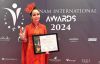 Đạo diễn - Diễn vi&ecirc;n - Nh&agrave; sản xuất Mai Thu Huyền thắng giải Excellence in Leadership tại Vietnam International Awards tổ chức ở Anh Quốc