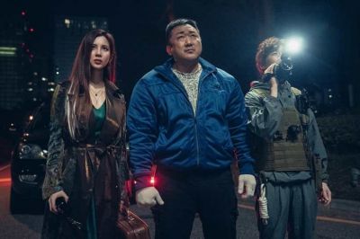 SEOHYUN (SNSD) HÓA PHÁP SƯ TRỪ TÀ “NGẦU ĐÉT” TRONG TRAILER HOLY NIGHT: ĐỘI SĂN QUỶ