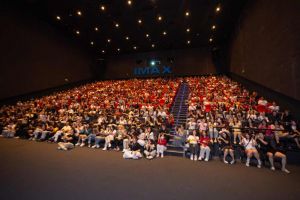 DÀN DIỄN VIÊN KHUẤY ĐỘNG CINETOUR “TỬ CHIẾN TRÊN KHÔNG”