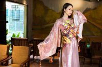Lộng lẫy trong &Aacute;o d&agrave;i Việt H&ugrave;ng, Hoa hậu Phan Thu Quy&ecirc;n khoe vẻ đ&agrave;i c&aacute;c, ki&ecirc;u sa