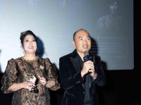NSND Hồng V&acirc;n v&agrave; Tiến Luật gửi lời cảm ơn kh&aacute;n giả tại buổi chiếu sớm &ldquo;T&igrave;m x&aacute;c &ndash; Ma kh&ocirc;ng đầu&rdquo;