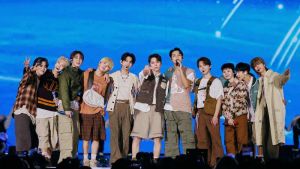 Concert SEVENTEEN ch&aacute;y v&eacute; tại s&acirc;n vận động lớn nhất Hồng K&ocirc;ng