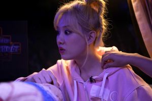 Thử thách trốn thoát: Hari Won rối loạn ngôn ngữ, Tuấn Trần xin được truyền nước biển