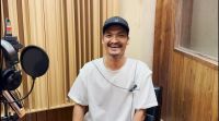 Mạc Văn Khoa tạo điểm nhấn kh&oacute; qu&ecirc;n với chất giọng c&oacute; 1 - 0 - 2 trong trailer lồng tiếng &ldquo;Rider: Giao h&agrave;ng cho ma&rdquo;