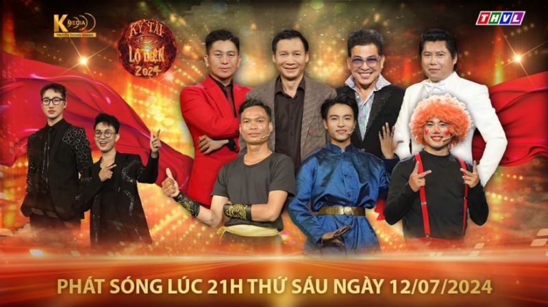 Khán giả "sởn gai ốc" theo dõi màn xiếc công phu nuốt 30 thanh kiếm của Hoàng Đức