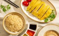 Nấu m&oacute;n Cơm g&agrave; Hải Nam