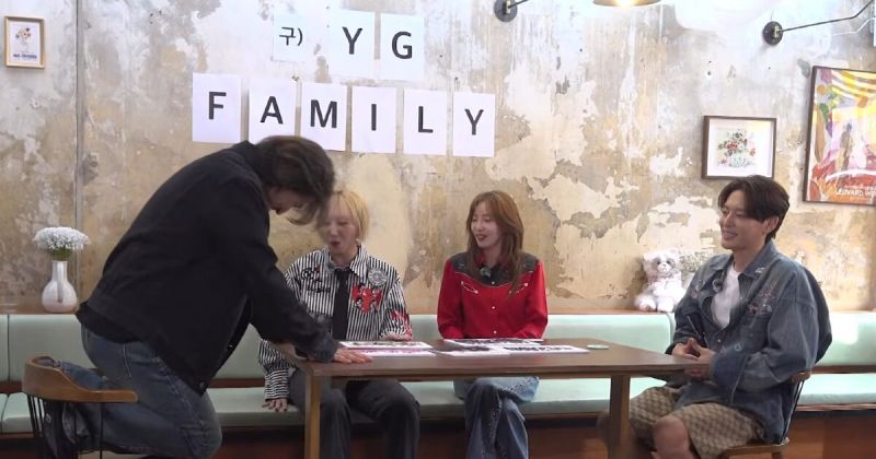 Daesung BIGBANG c&ocirc;ng khai quỳ gối xin lỗi Minzy của 2NE1 trong chương tr&igrave;nh YouTube