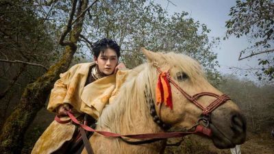 &Acirc;m hưởng d&acirc;n ca Th&aacute;i v&agrave; vẻ đẹp v&ugrave;ng cao trong MV nhạc Xu&acirc;n "Chồng ải chồng ai"