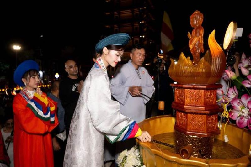 Dàn hoa hậu, nghệ sỹ Việt lan tỏa nét đẹp văn hóa tâm linh tại Đại lễ Vesak 2025