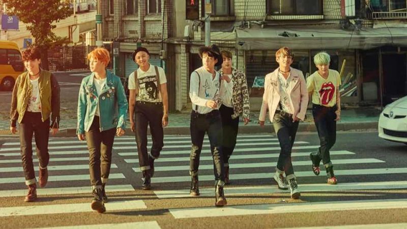 Run của nh&oacute;m BTS trở lại ng&ocirc;i đầu Billboard sau gần 4 năm