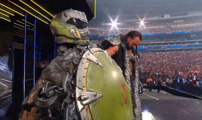 DREW MCINTYRE ĂN MẶC NHƯ DOOM SLAYER TẠI WWE WRESTLEMANIA