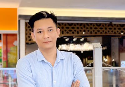 Đạo diễn Đặng Tuấn Chinh - Từ g&aacute;nh b&aacute;nh gi&ograve; đến chức Gi&aacute;m đốc Marketing Ng&acirc;n h&agrave;ng