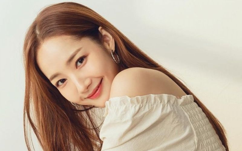 "Thư ký Kim" Park Min Young bị điều tra, cấm xuất cảnh