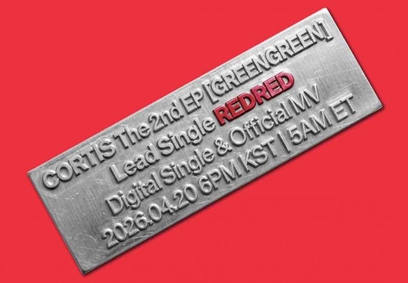 CORTIS li&ecirc;n tục lập kỷ lục với Red Red