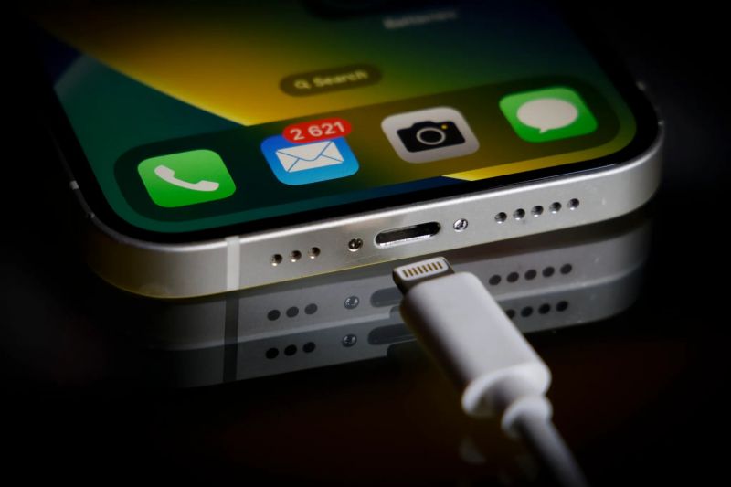Apple c&acirc;n nhắc loại bỏ cổng USB-C khỏi iPhone 17 Air