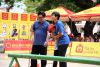 Đ&ocirc;ng Thi&ecirc;n Đức v&agrave; Nguyễn Thị Thật chi&ecirc;n c&aacute;, bắn bi để kiếm tiền cho trẻ em mồ c&ocirc;i