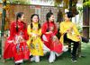 Mẫu nh&iacute; Danny Ng&ocirc; c&ugrave;ng Hoa hậu Mơ Phan rực rỡ trong t&agrave; &aacute;o d&agrave;i của NTK Đan H&agrave;
