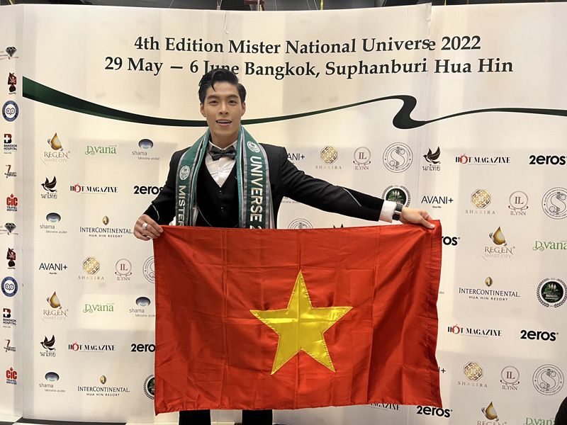 Ngô Hoàng Phi Việt đăng quang Mister National Universe 2022