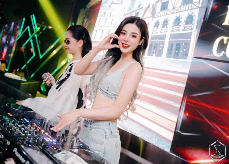 DJ Foxy: nữ DJ “gây sốt” giới nightlife tại Hà Nội thời gian gần đây là ai?
