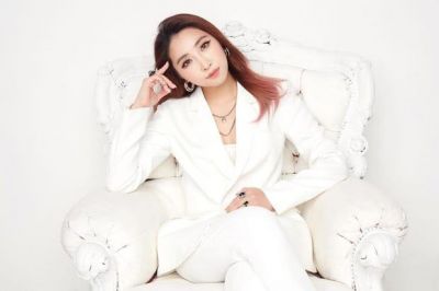 Minzy đăng ảnh &ldquo;Family&rdquo;, 2NE1 rạn nứt?