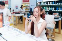 Loạt Hoa hậu Việt &ldquo;rủ nhau&rdquo; l&ecirc;n đời iPhone 17 Pro Max tại Di Động Việt
