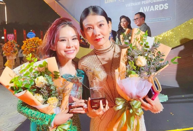 Bình Tinh tự hào với danh hiệu “Gương mặt nghệ sĩ tiêu biểu ngành nghệ thuật 2022”