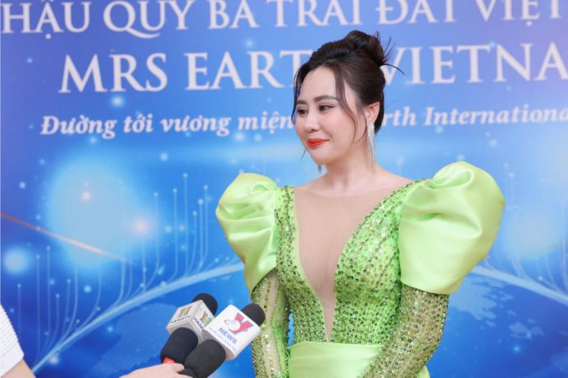 Hoa hậu Phan Kim Oanh “Chơi lớn”: Mời Chủ tịch MRS Earth International về làm Giám khảo Mrs Earth VietNam