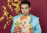 Nam vương Cao Xu&acirc;n T&agrave;i gửi lời ch&uacute;c Xu&acirc;n đến độc giả qua bộ ảnh mới