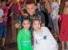 Cosplay Thanh X&agrave; Bạch X&agrave;, hai c&ocirc; b&eacute; g&acirc;y n&aacute;o loạn Phố đi bộ đ&ecirc;m Halloween