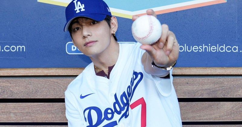 BTS khuấy động MLB, K-Pop chạm đỉnh thể thao Mỹ