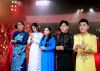 Nhiều nghệ sỹ "đội" mưa đến d&acirc;ng hương b&agrave;n thờ Tổ s&acirc;n khấu h&ocirc;m nay, 14/9/2024