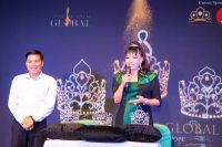 H&eacute; lộ bộ 3 vương miện c&oacute; gi&aacute; 10 tỉ đồng của Miss Business Global 2022