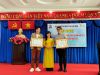 Nghệ sĩ H&ograve;a Hiệp v&agrave; ca sĩ Nguyễn L&ecirc;  B&aacute; Thắng x&uacute;c động v&agrave; vinh hạnh nhận bằng khen của UBND Th&agrave;nh phố