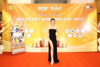 Jennifer Phạm khoe nhan sắc lộng lẫy tại Họp b&aacute;o cu&ocirc;̣c thi Hoa h&acirc;̣u Quý bà Vi&ecirc;̣t Nam Toàn c&acirc;̀u 2023