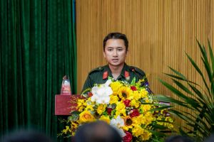 Phan Mạnh Quỳnh “sĩ tuyệt đối” với màn bắn súng trúng tâm tuyệt đối và huy hiệu “Kỹ chiến thuật tác chiến xuất sắc nhất”