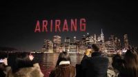 BTS trở lại ho&agrave;nh tr&aacute;ng, thắp s&aacute;ng cầu Brooklyn bằng drone