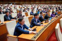 Quốc hội nhất tr&iacute; chủ trương đầu tư Dự &aacute;n đường sắt tốc độ cao tr&ecirc;n trục Bắc - Nam