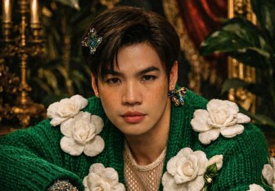 Tăng Vinh Quang: MC chọn tri thức l&agrave;m &ldquo;vũ kh&iacute;&rdquo; giữa showbiz nhiều h&agrave;o nho&aacute;ng